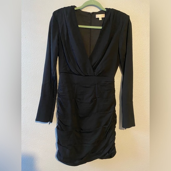 MARIANA WRAP-EFFECT RUCHED JERSEY MINI DRESS IN BLACK - Picture 5 of 8